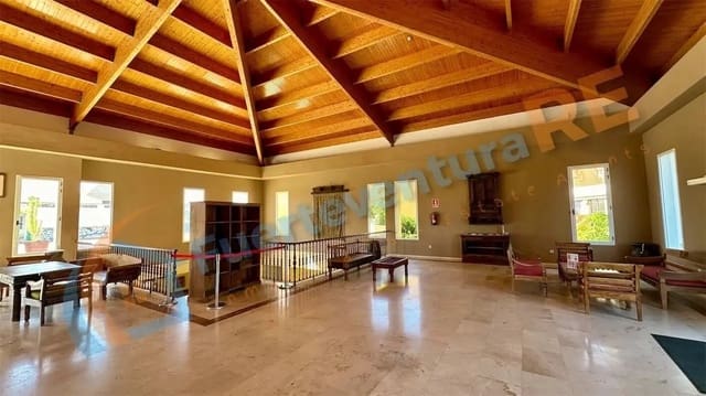 1 sovrum Lägenhet till salu i Corralejo, La Oliva med pool - 178 000 € (Ref: 9200251)