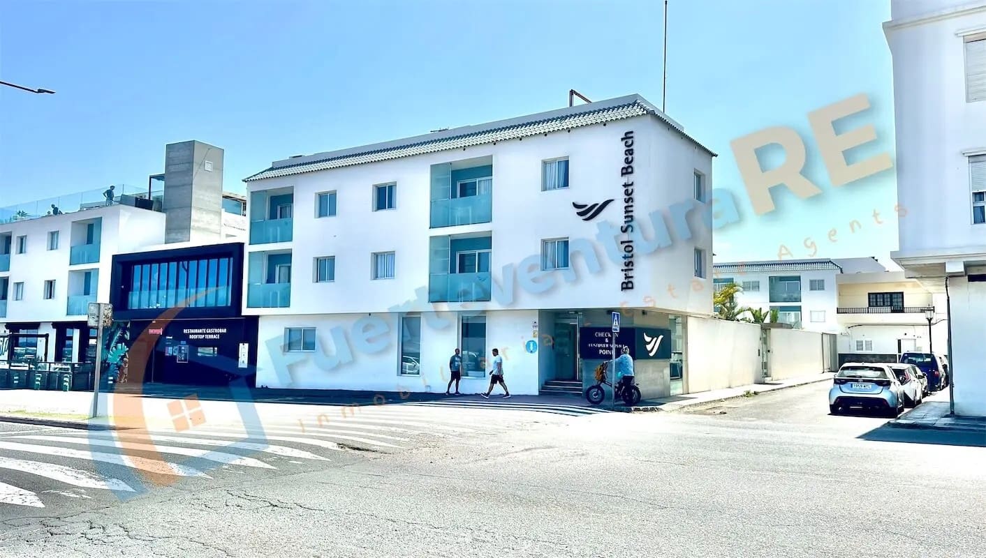 2 slaapkamer Appartement te koop in Corralejo met zwembad - € 198.000 (Ref: 9313991)