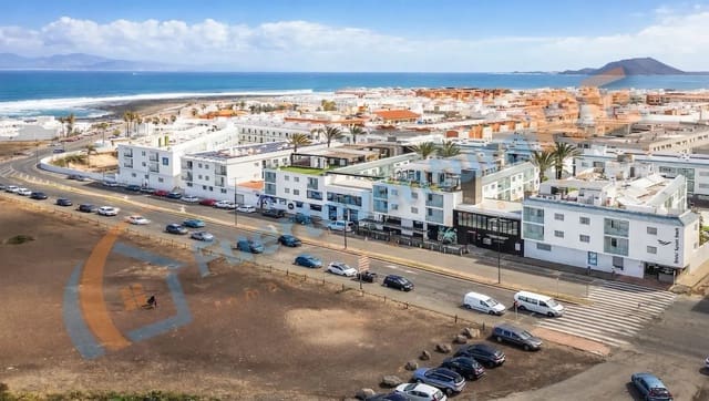 2 slaapkamer Appartement te koop in Corralejo, La Oliva met zwembad - € 186.000 (Ref: 9313991)
