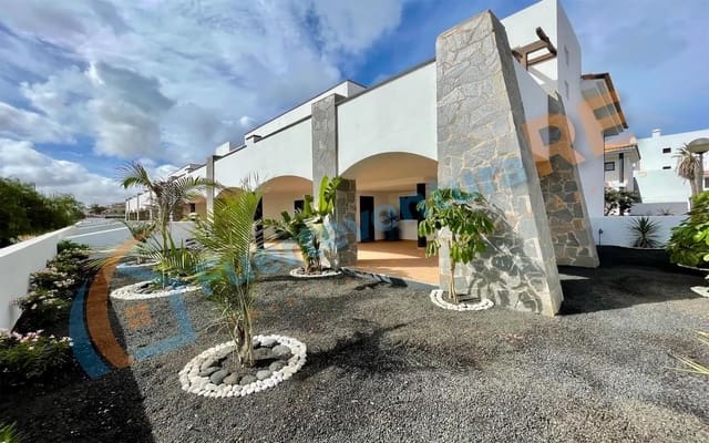 3 sypialnia Apartament na sprzedaż w Corralejo, La Oliva z basenem garażem - 345 000 € (Ref: 9355353)