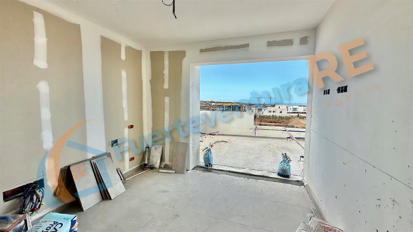 Chalet de 3 habitaciones en Corralejo en venta con piscina garaje - 520.000 € (Ref: 9388654)