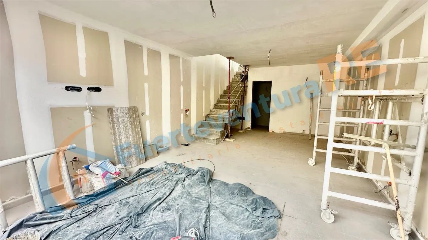 Chalet de 3 habitaciones en Corralejo en venta con piscina garaje - 520.000 € (Ref: 9388654)