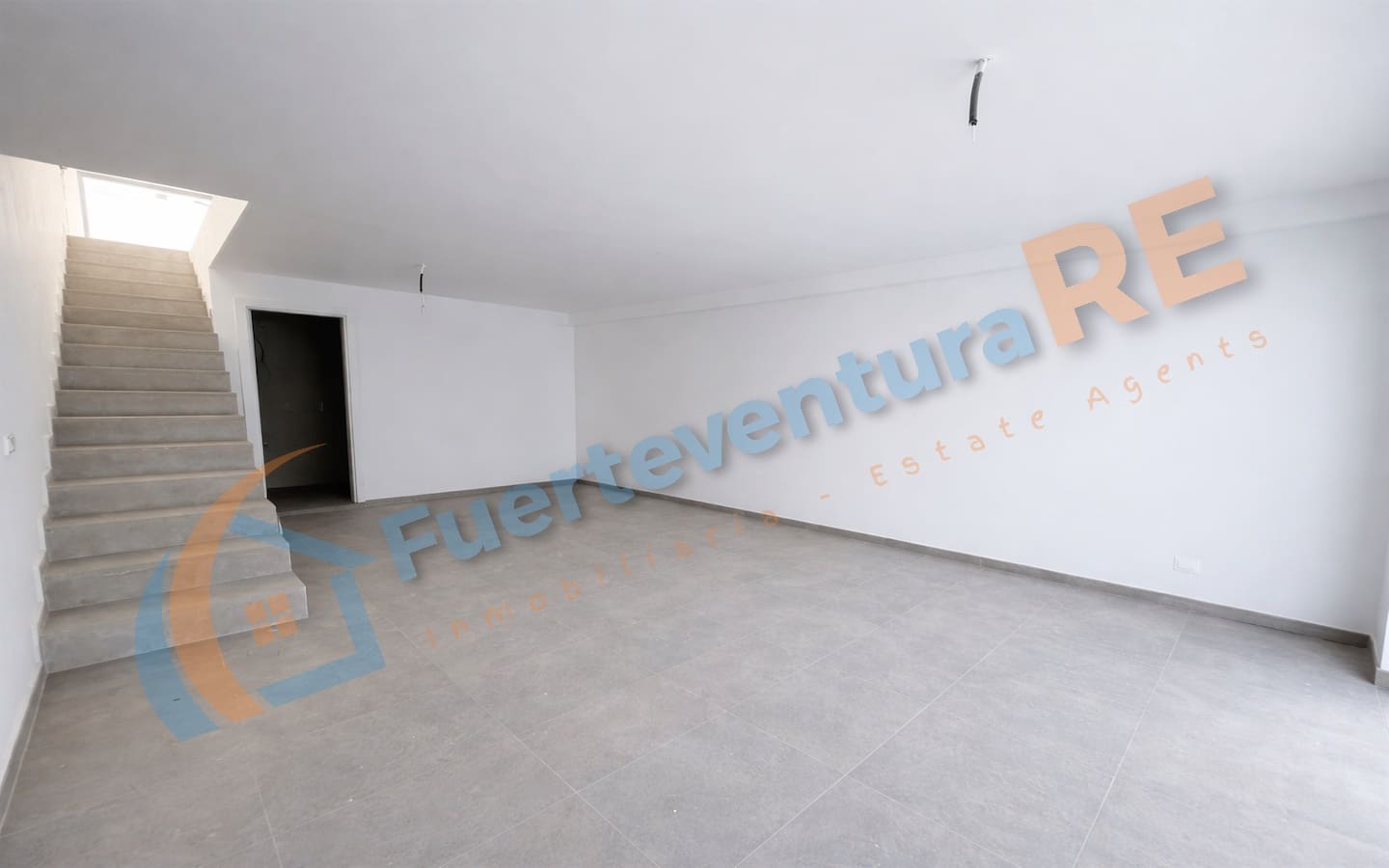 3 bedroom Villa for sale in Corralejo with pool garage - € 520,000 (Ref: 9388654)