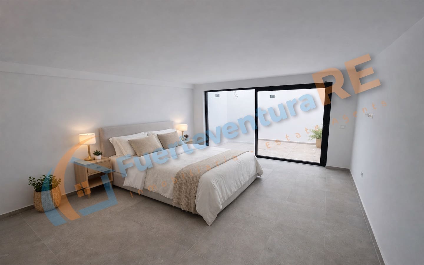 3 bedroom Villa for sale in Corralejo with pool garage - € 520,000 (Ref: 9388654)