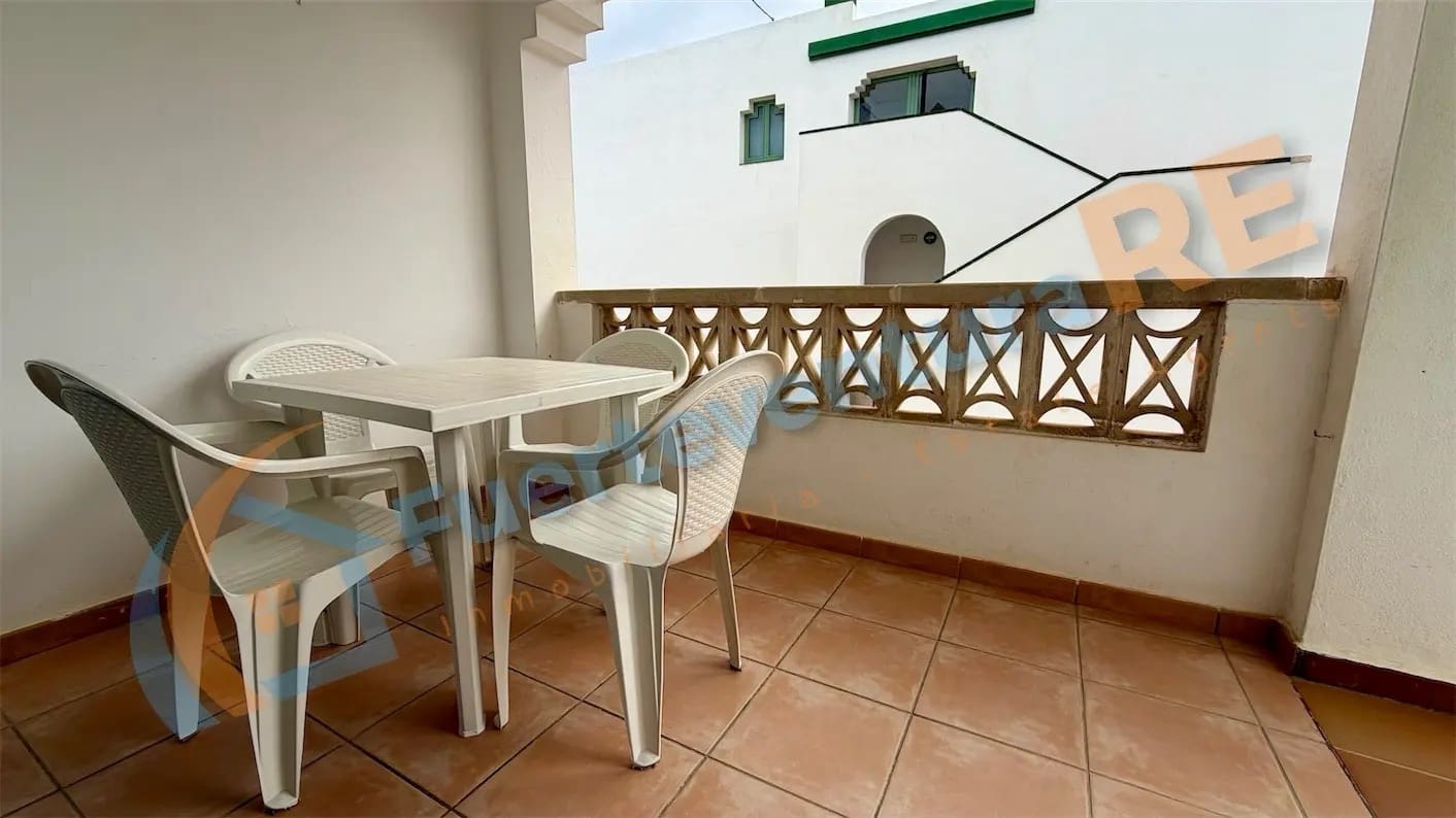 2 Zimmer Apartment zu verkaufen in Caleta de Fuste mit Pool - 200.000 € (Ref: 9452555)