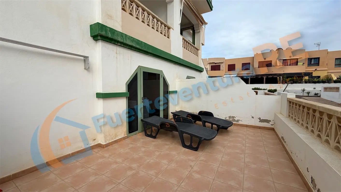 2 Zimmer Apartment zu verkaufen in Caleta de Fuste mit Pool - 200.000 € (Ref: 9452555)