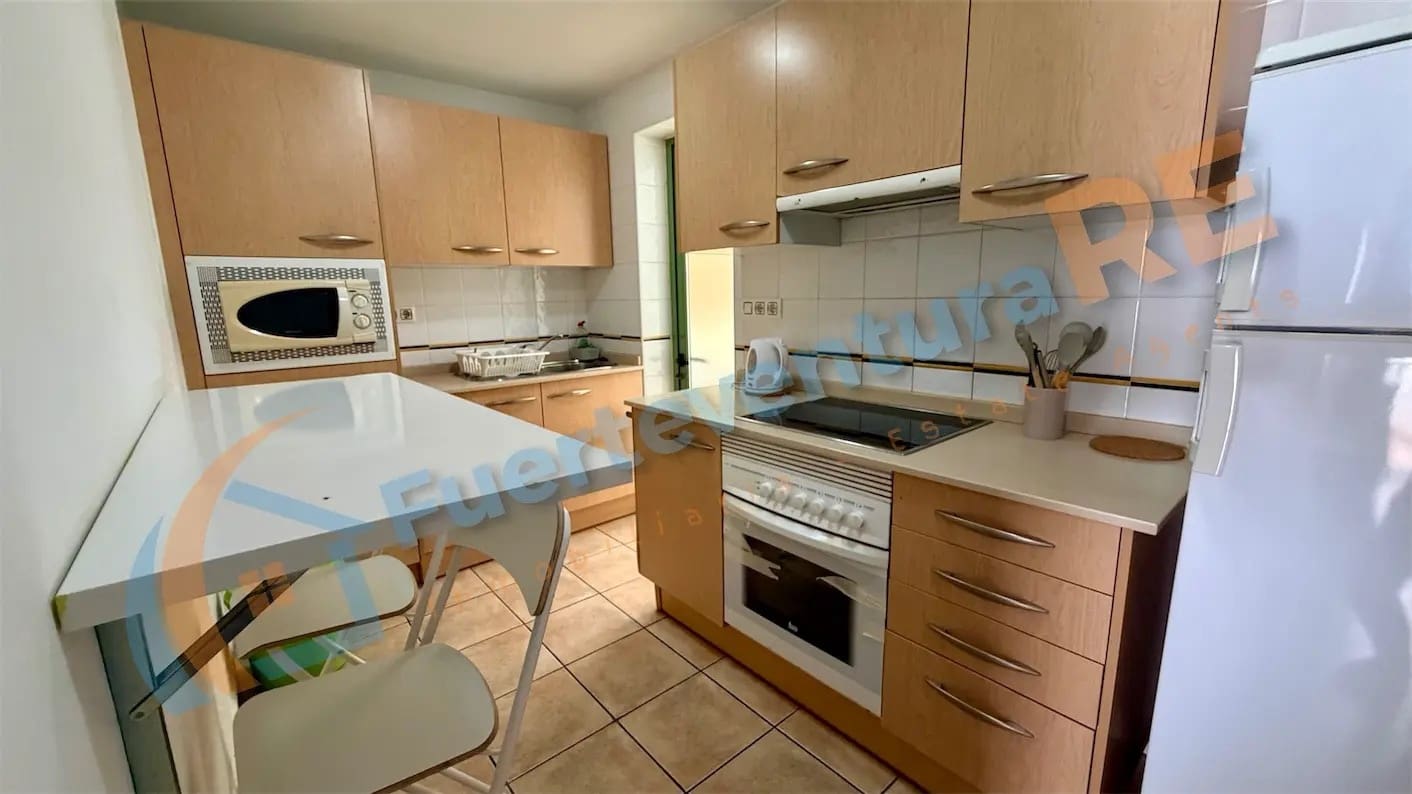 2 Zimmer Apartment zu verkaufen in Caleta de Fuste mit Pool - 200.000 € (Ref: 9452555)