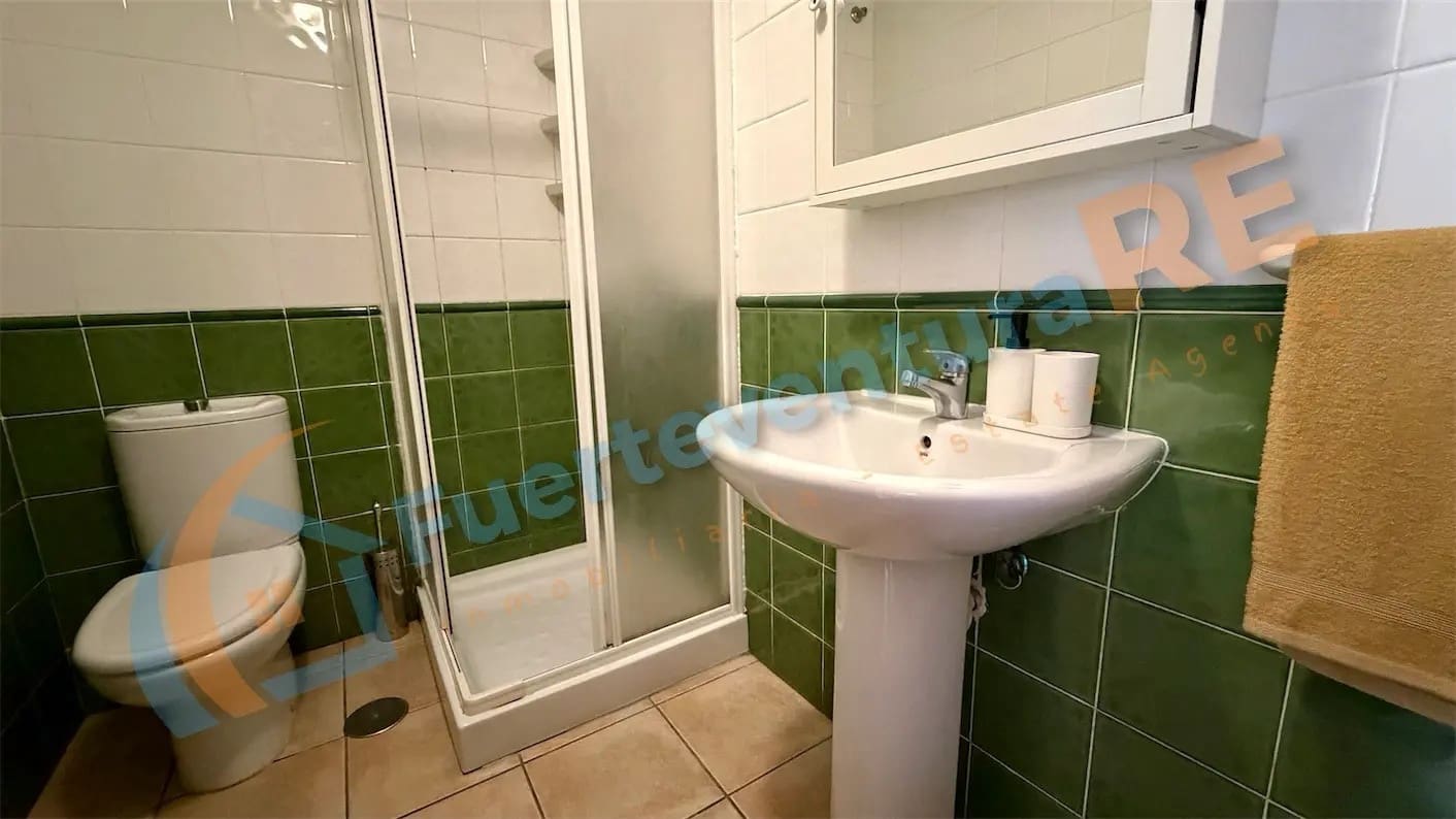 2 Zimmer Apartment zu verkaufen in Caleta de Fuste mit Pool - 200.000 € (Ref: 9452555)