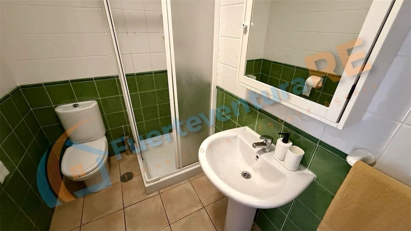 2 Zimmer Apartment zu verkaufen in Caleta de Fuste mit Pool - 200.000 € (Ref: 9452555)