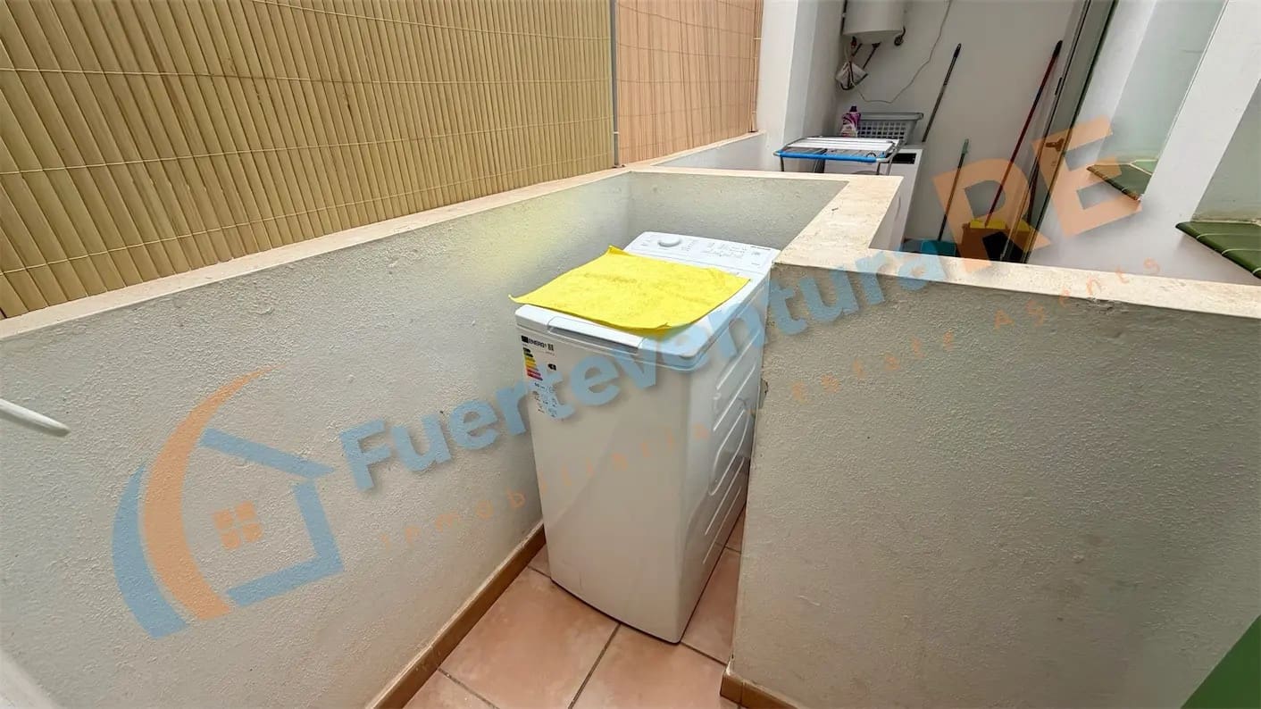 2 Zimmer Apartment zu verkaufen in Caleta de Fuste mit Pool - 200.000 € (Ref: 9452555)