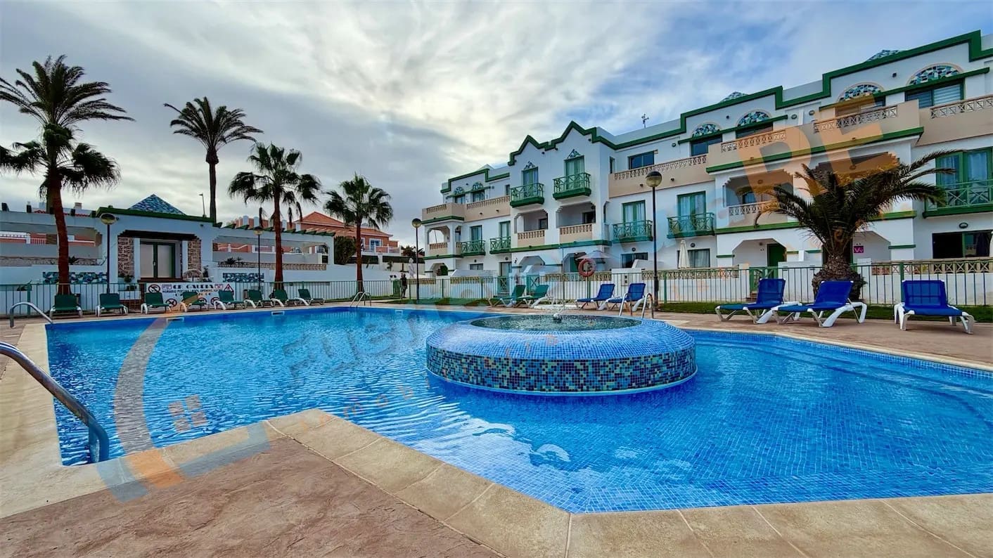 2 Zimmer Apartment zu verkaufen in Caleta de Fuste mit Pool - 200.000 € (Ref: 9452555)