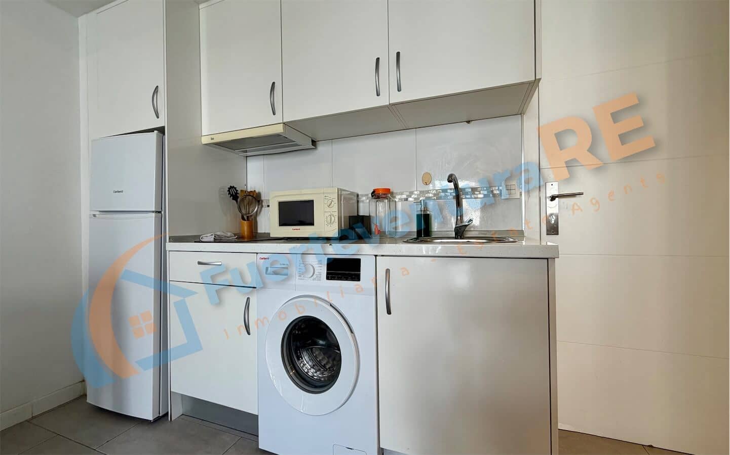 1 bedroom Apartment for sale in Corralejo with pool - € 178,000 (Ref: 9483354)