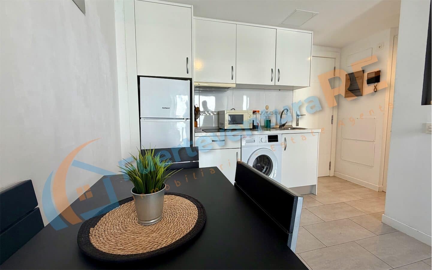 1 bedroom Apartment for sale in Corralejo with pool - € 178,000 (Ref: 9483354)