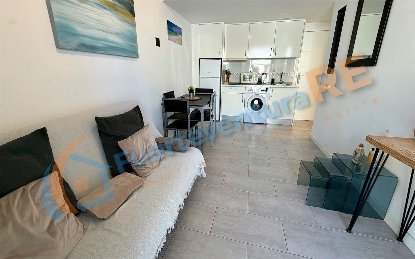 1 bedroom Apartment for sale in Corralejo with pool - € 178,000 (Ref: 9483354)