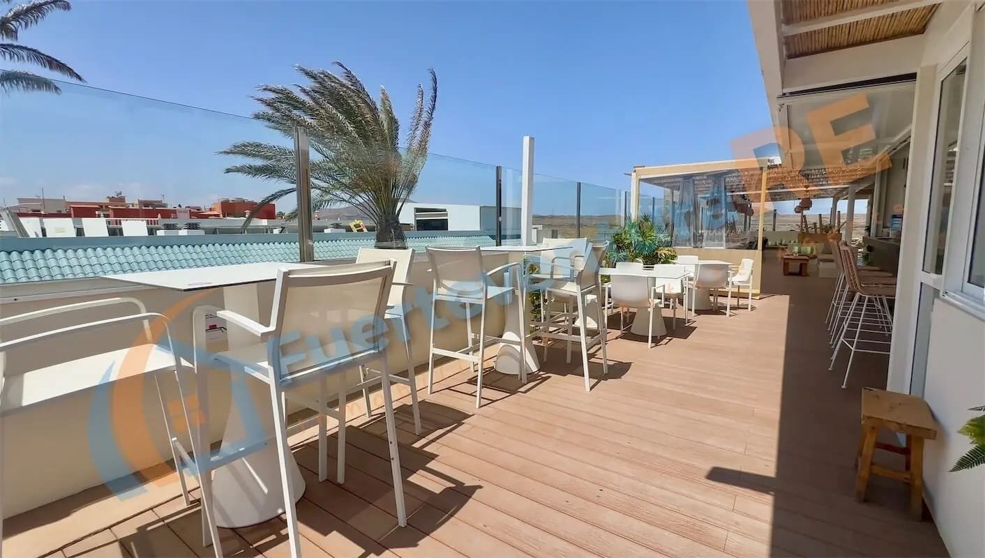1 bedroom Apartment for sale in Corralejo with pool - € 178,000 (Ref: 9483354)