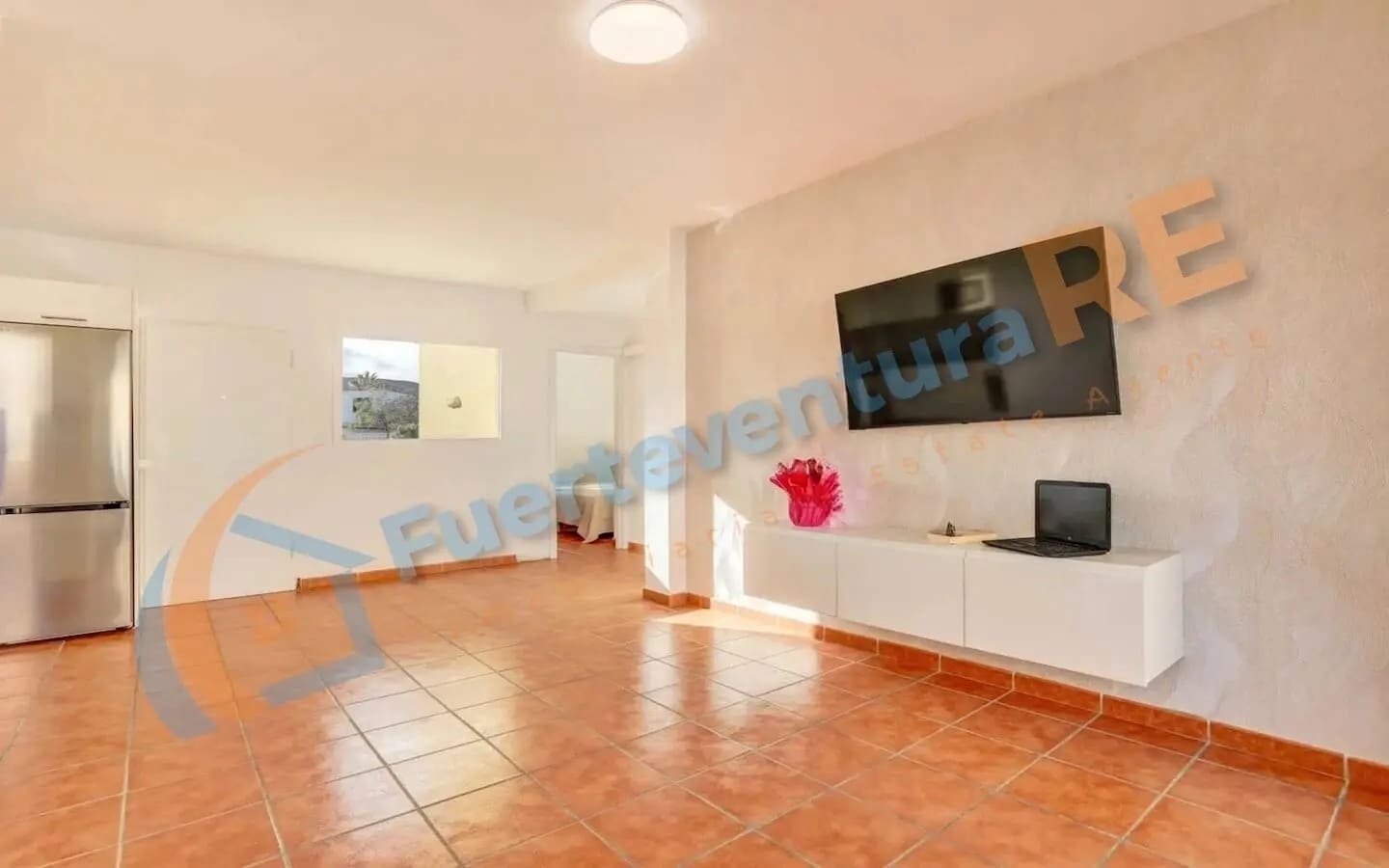 2 bedroom Apartment for sale in Corralejo with pool garage - € 255,000 (Ref: 9509441)