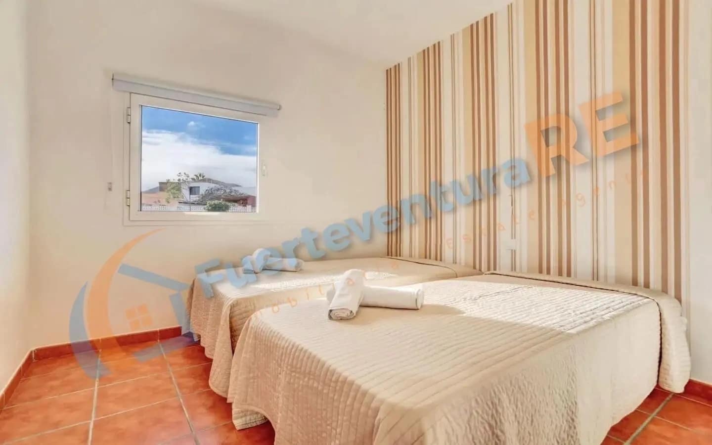 2 bedroom Apartment for sale in Corralejo with pool garage - € 255,000 (Ref: 9509441)