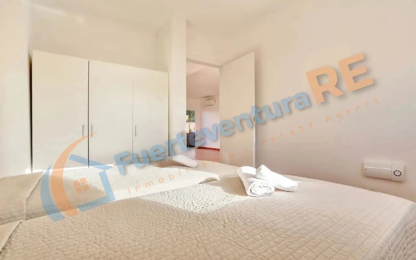 2 bedroom Apartment for sale in Corralejo with pool garage - € 255,000 (Ref: 9509441)