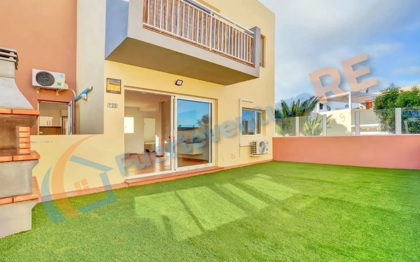 2 bedroom Apartment for sale in Corralejo with pool garage - € 255,000 (Ref: 9509441)