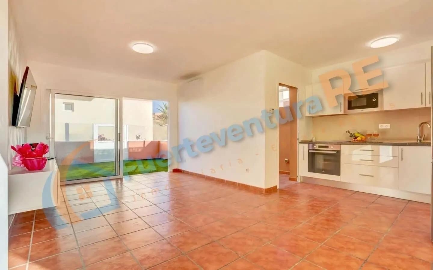 2 bedroom Apartment for sale in Corralejo with pool garage - € 255,000 (Ref: 9509441)