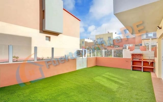 2 bedroom Apartment for sale in Corralejo, La Oliva with pool garage - € 255,000 (Ref: 9509441)