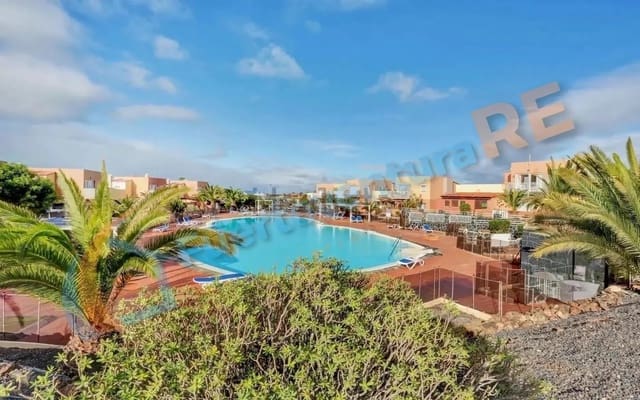 2 bedroom Apartment for sale in Corralejo, La Oliva with pool garage - € 255,000 (Ref: 9509441)