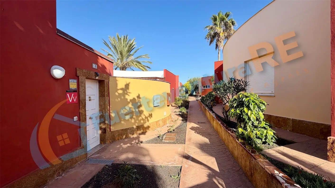 2 sovrum Bungalow till salu i Corralejo med pool - 298 000 € (Ref: 9610758)