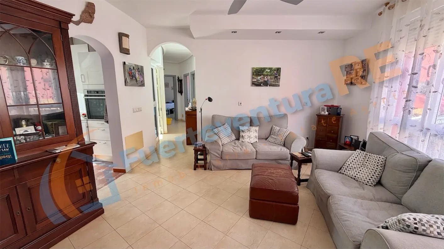 2 sovrum Bungalow till salu i Corralejo med pool - 298 000 € (Ref: 9610758)