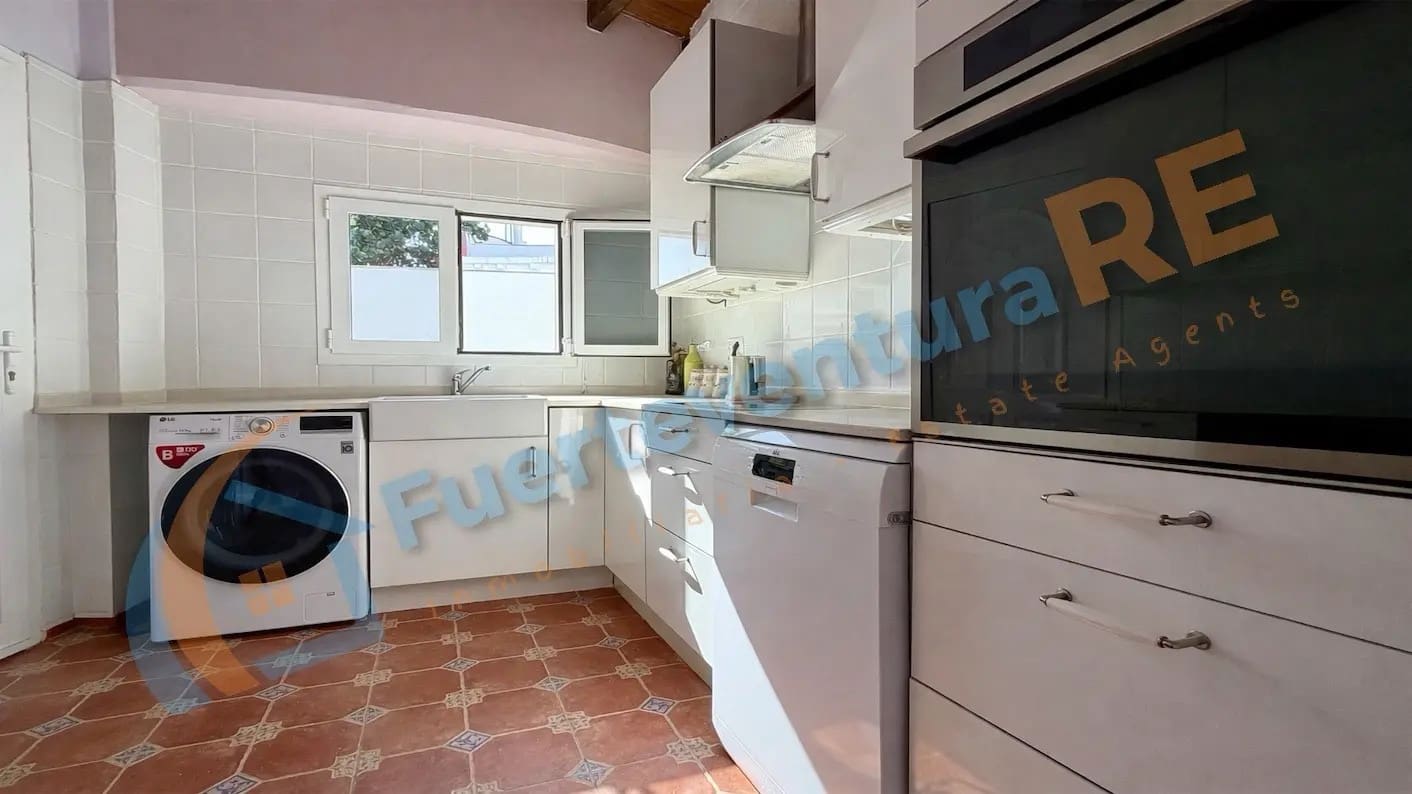 2 sovrum Bungalow till salu i Corralejo med pool - 298 000 € (Ref: 9610758)