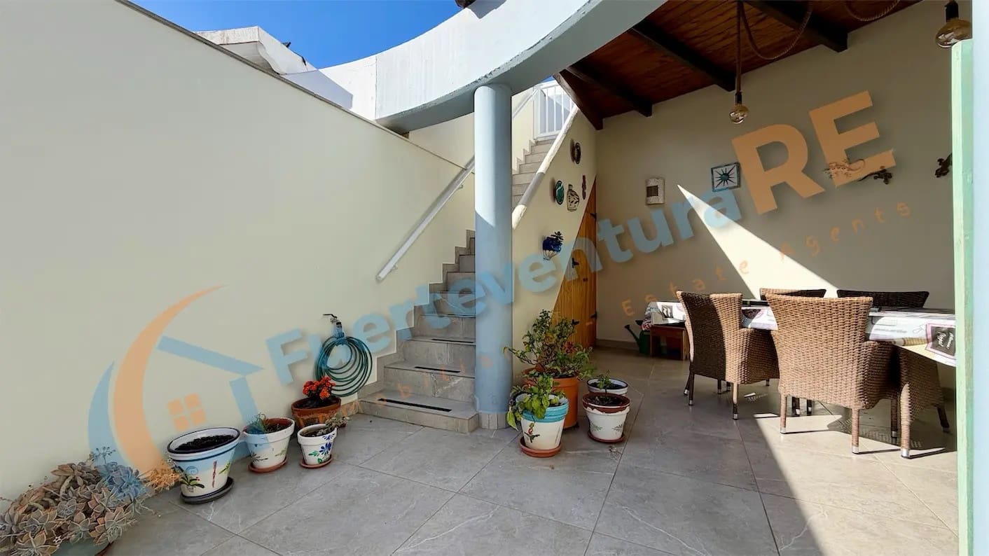 2 sovrum Bungalow till salu i Corralejo med pool - 298 000 € (Ref: 9610758)