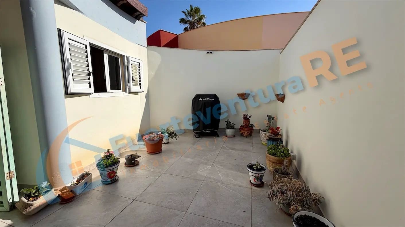 2 sovrum Bungalow till salu i Corralejo med pool - 298 000 € (Ref: 9610758)
