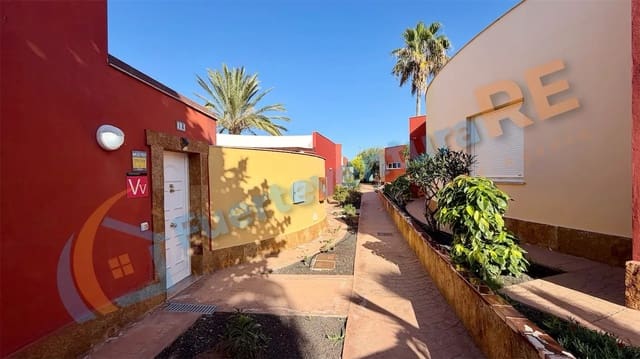 2 sovrum Bungalow till salu i Corralejo, La Oliva med pool - 298 000 € (Ref: 9610758)