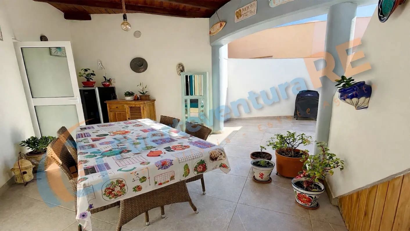 2 sovrum Bungalow till salu i Corralejo med pool - 298 000 € (Ref: 9610758)