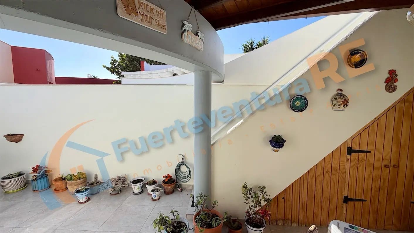 2 sovrum Bungalow till salu i Corralejo med pool - 298 000 € (Ref: 9610758)