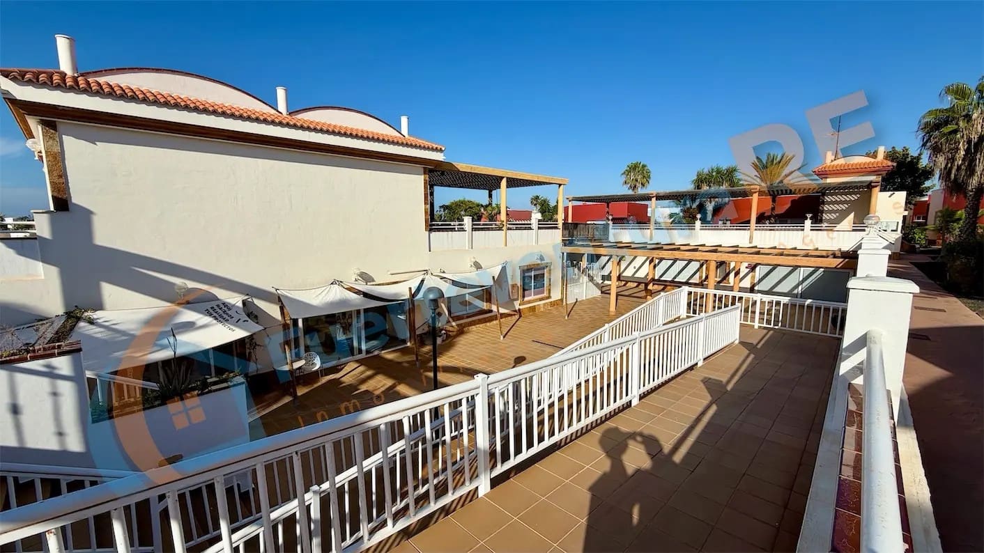 2 sovrum Bungalow till salu i Corralejo med pool - 298 000 € (Ref: 9610758)