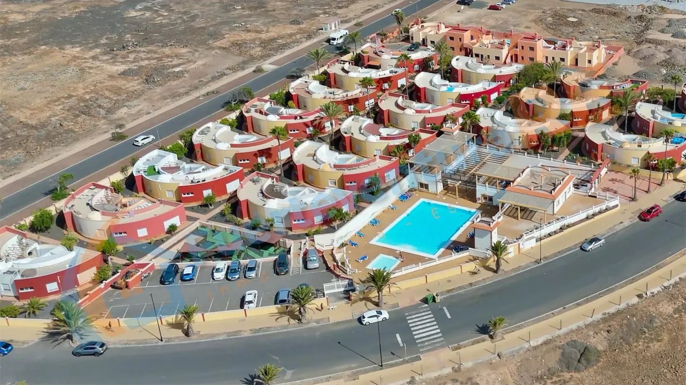 2 sovrum Bungalow till salu i Corralejo med pool - 298 000 € (Ref: 9610758)