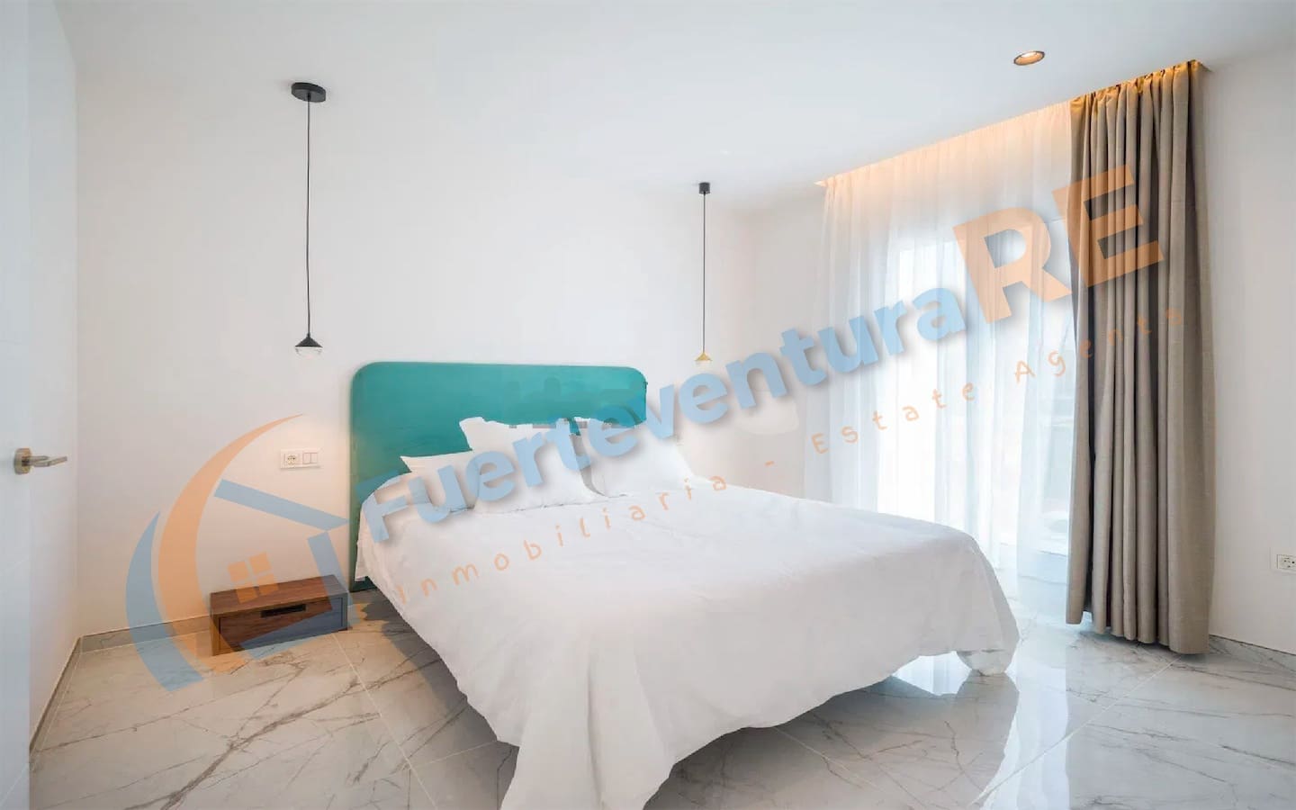 Casa de 3 habitaciones en Corralejo en venta con piscina garaje - 450.000 € (Ref: 9611823)