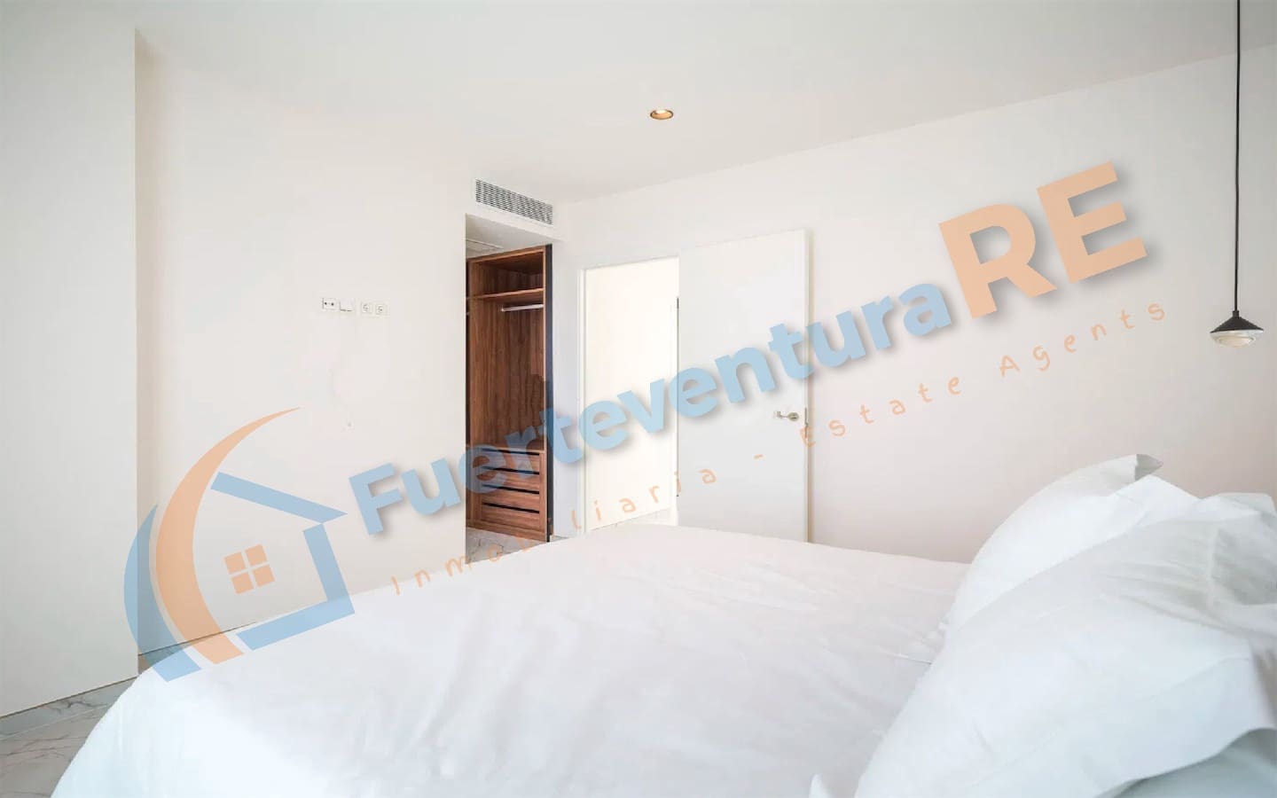 Casa de 3 habitaciones en Corralejo en venta con piscina garaje - 450.000 € (Ref: 9611823)