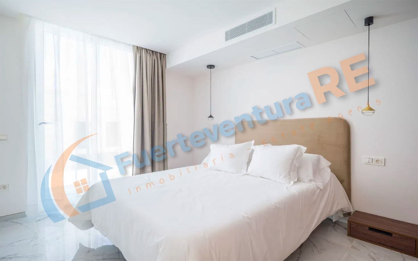 Casa de 3 habitaciones en Corralejo en venta con piscina garaje - 450.000 € (Ref: 9611823)