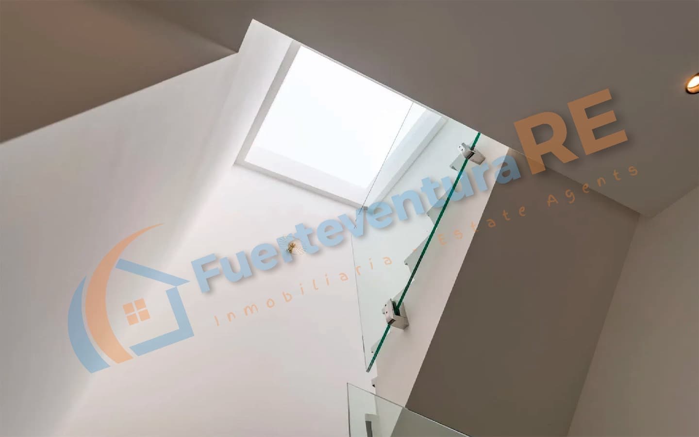 Casa de 3 habitaciones en Corralejo en venta con piscina garaje - 450.000 € (Ref: 9611823)