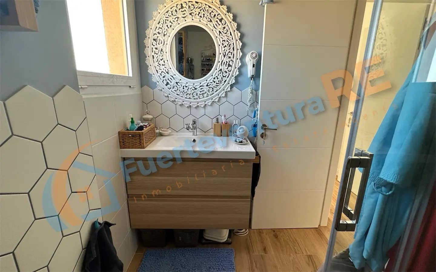 2 bedroom Penthouse for sale in Corralejo with pool garage - € 297,000 (Ref: 9729506)