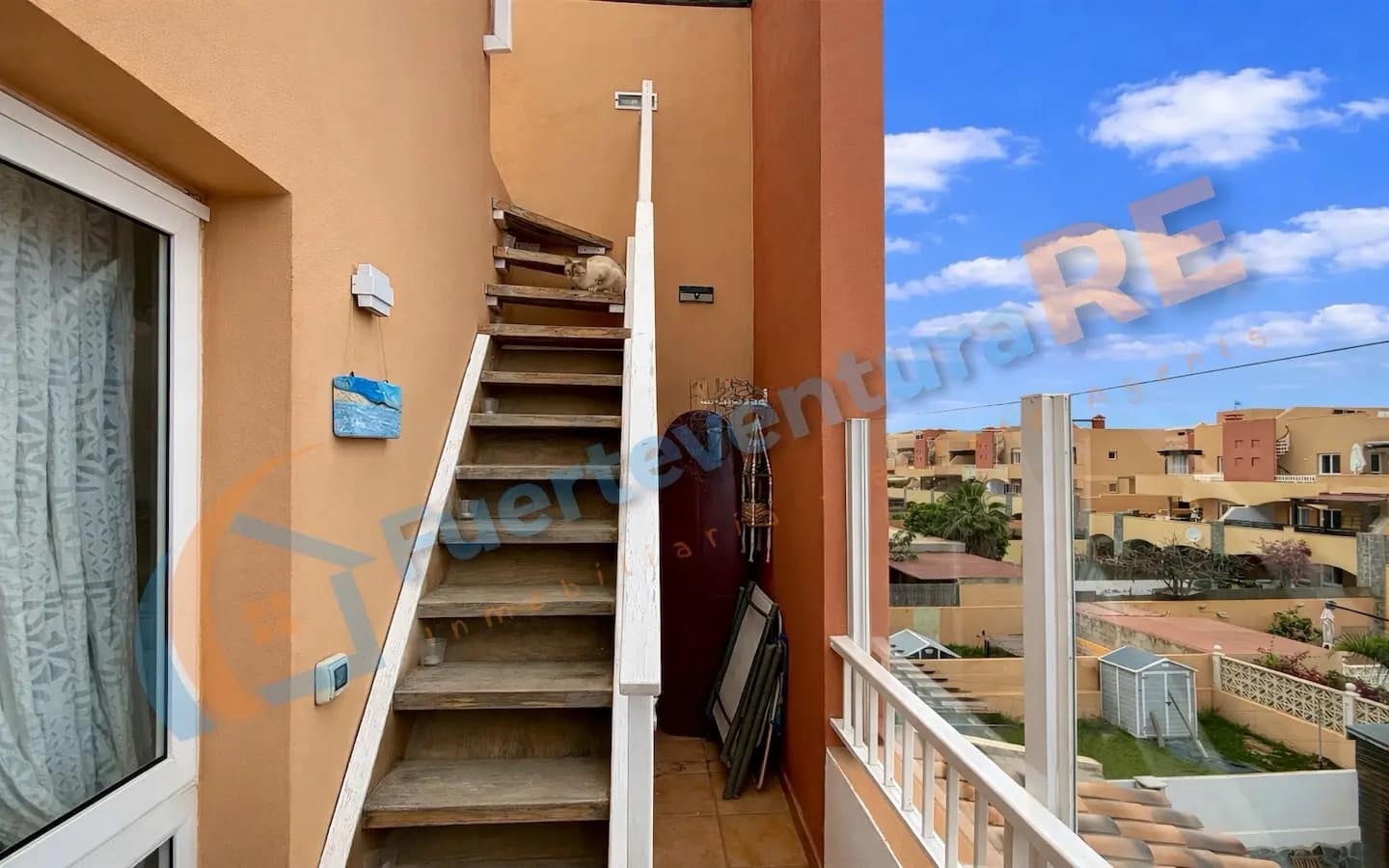 2 bedroom Penthouse for sale in Corralejo with pool garage - € 297,000 (Ref: 9729506)