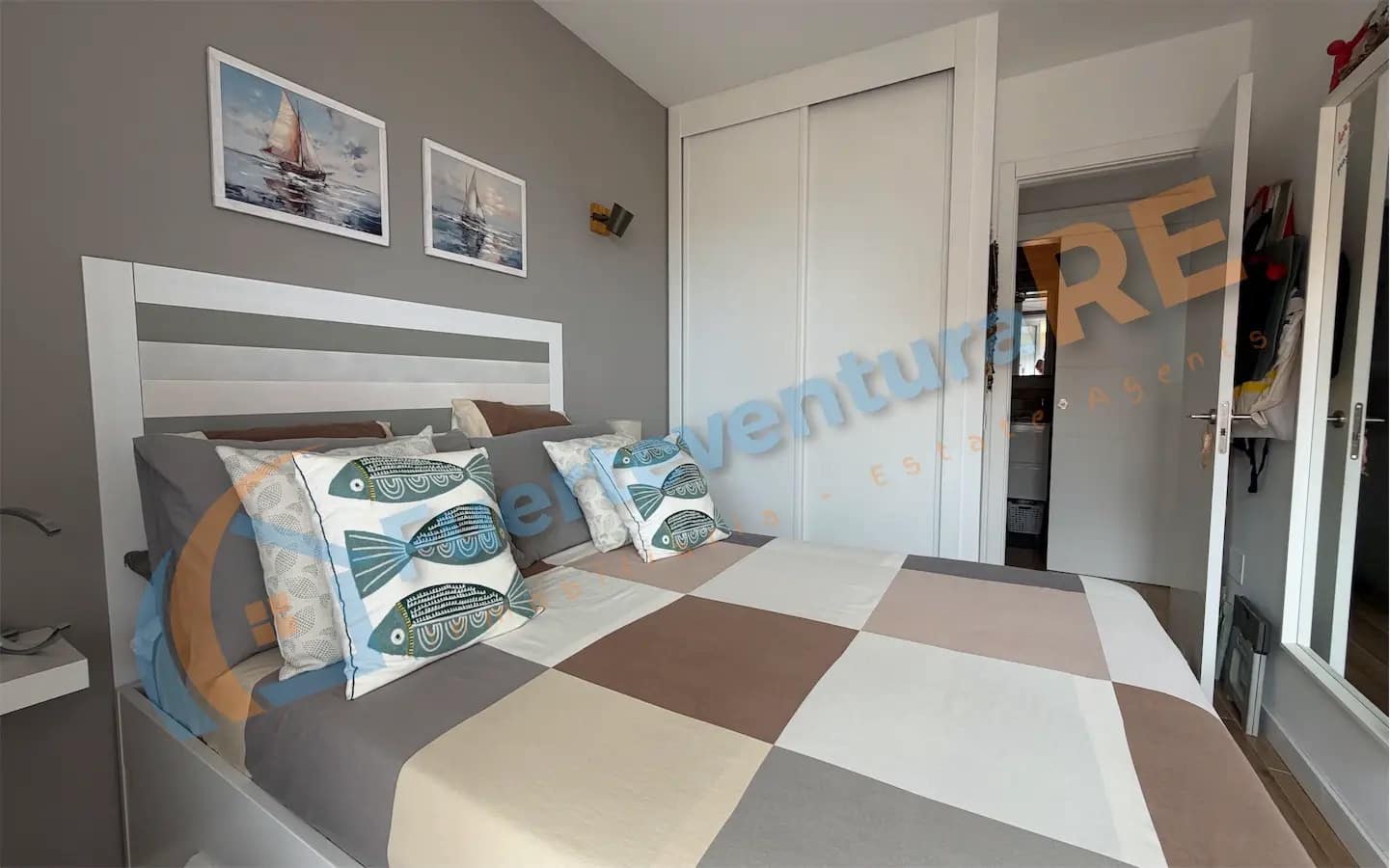 2 bedroom Penthouse for sale in Corralejo with pool garage - € 297,000 (Ref: 9729506)