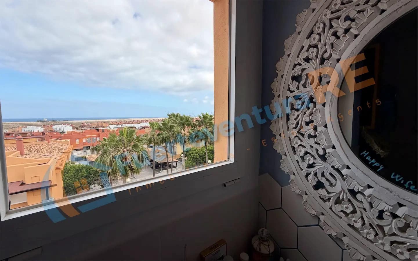 2 bedroom Penthouse for sale in Corralejo with pool garage - € 297,000 (Ref: 9729506)
