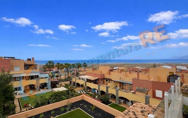 2 bedroom Penthouse for sale in Corralejo, La Oliva with pool garage - € 297,000 (Ref: 9729506)