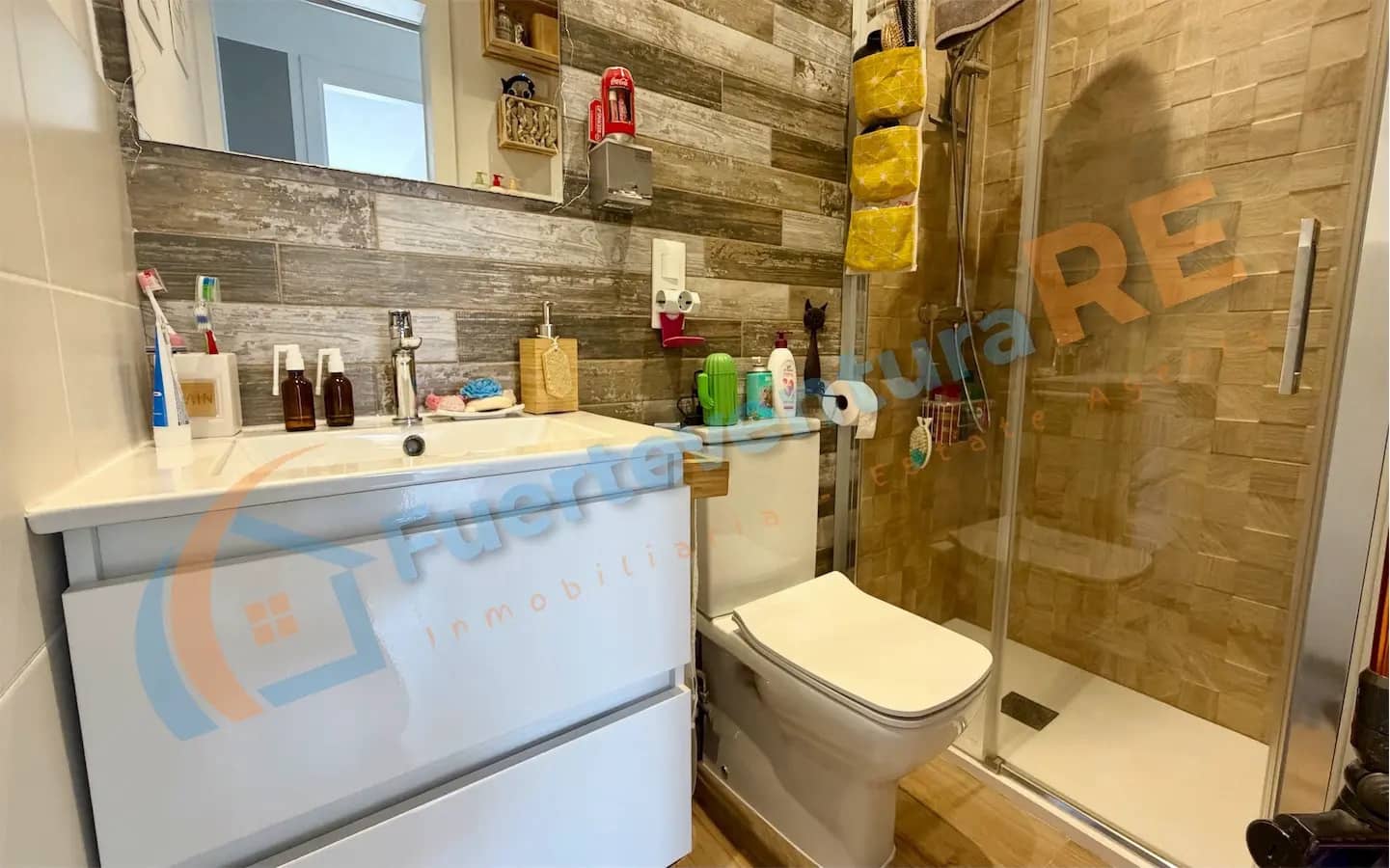 2 bedroom Penthouse for sale in Corralejo with pool garage - € 297,000 (Ref: 9729506)