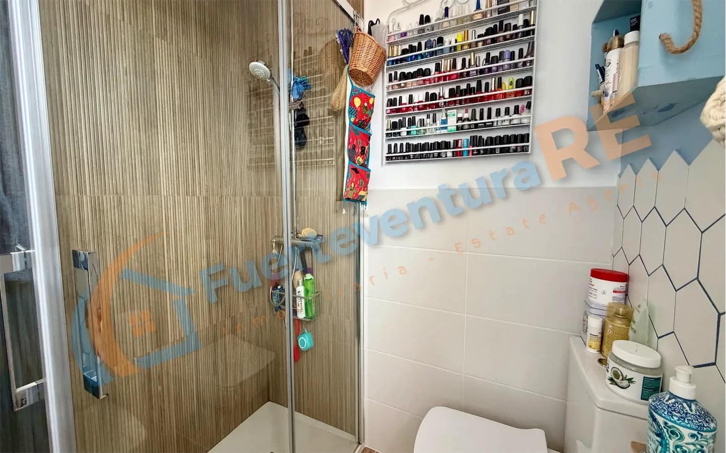 2 bedroom Penthouse for sale in Corralejo with pool garage - € 297,000 (Ref: 9729506)