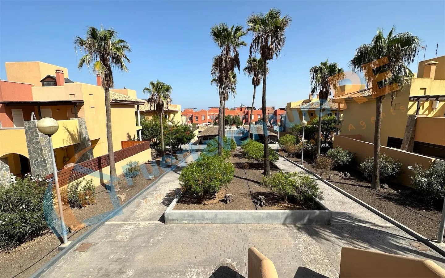 2 bedroom Penthouse for sale in Corralejo with pool garage - € 297,000 (Ref: 9729506)