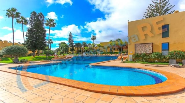 1 bedroom Apartment for sale in Corralejo, La Oliva with pool - € 198,000 (Ref: 9772770)