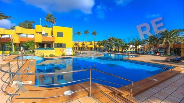 1 bedroom Apartment for sale in Corralejo, La Oliva with pool - € 198,000 (Ref: 9772770)